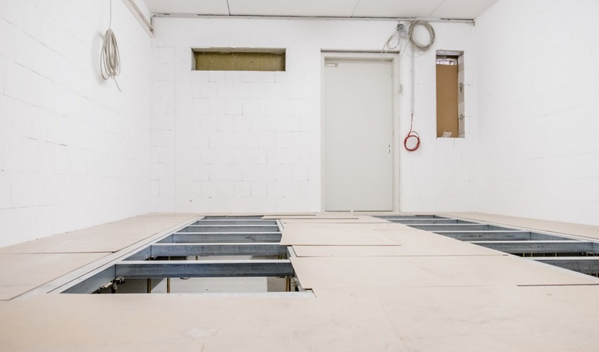 Raised access flooring in Hampshire Raised access flooring in Hampshire
